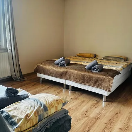 Nad Grajcarkiem - Pensjonat 招待所 3*