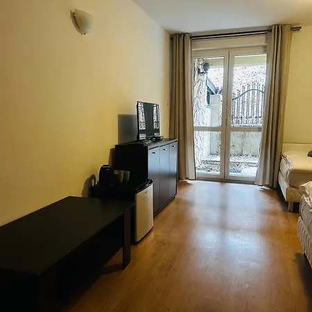 Nad Grajcarkiem - Pensjonat 招待所 3*